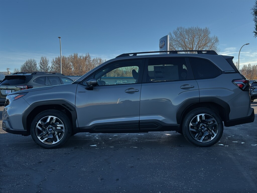 2025 Subaru Forester Premium photo 2