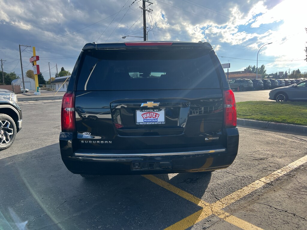 2017 Chevrolet Suburban Premier photo 4
