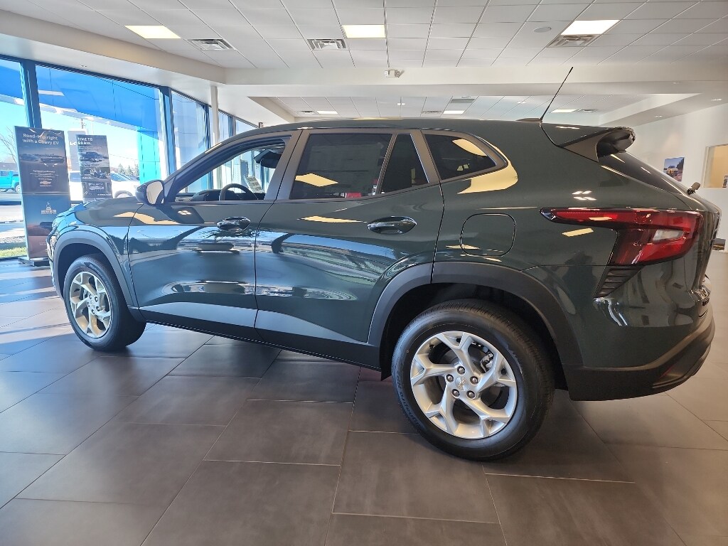 New 2025 Chevrolet Trax LS SUV