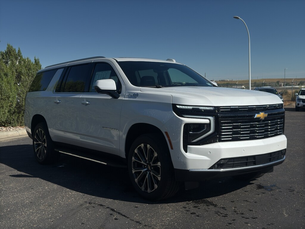 2025 Chevrolet Suburban High Country photo 3