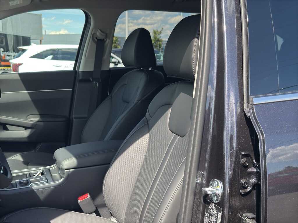 2025 Kia Sorento S photo 38