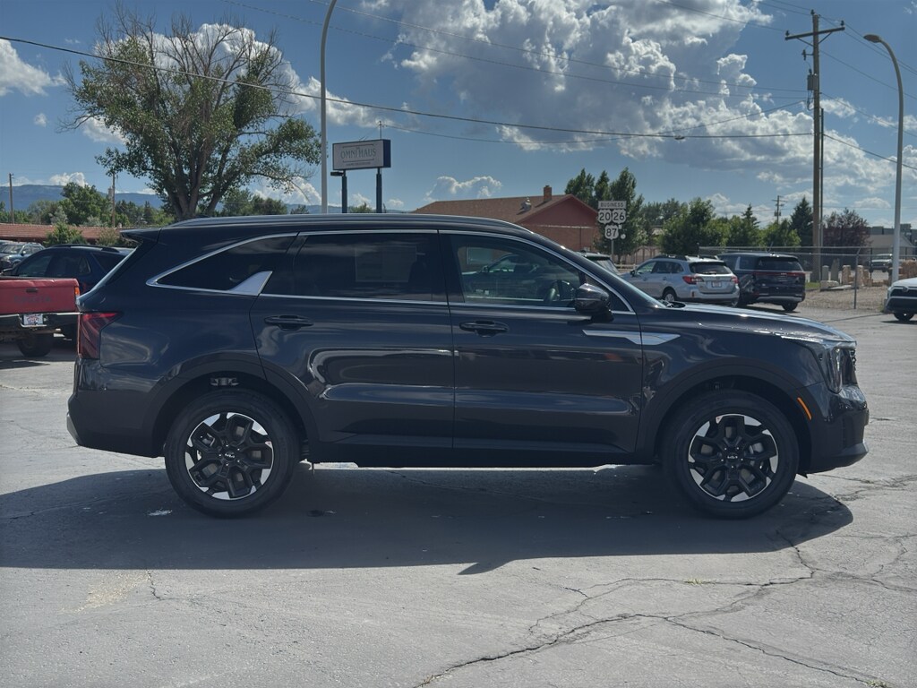2025 Kia Sorento S photo 32