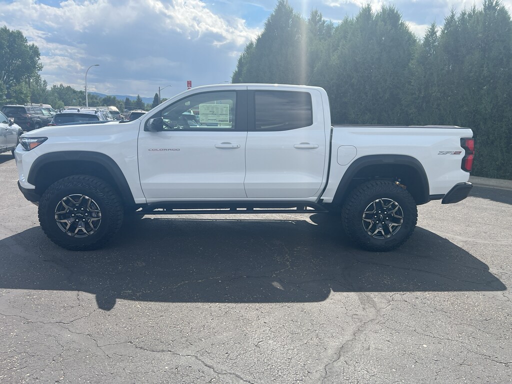 2026 Chevrolet Colorado ZR2 photo 2