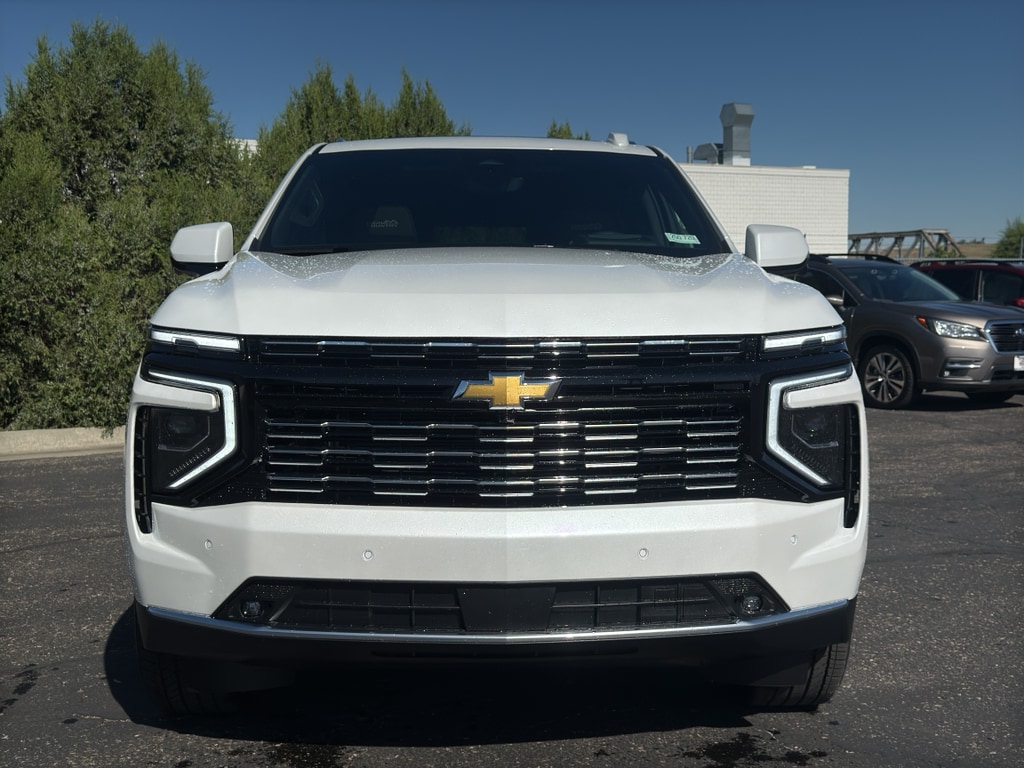 2025 Chevrolet Suburban High Country photo 2