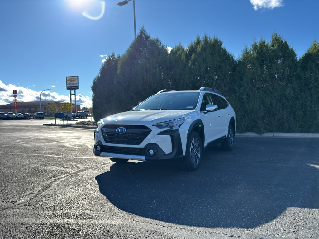 2025 Subaru Outback Touring's photo