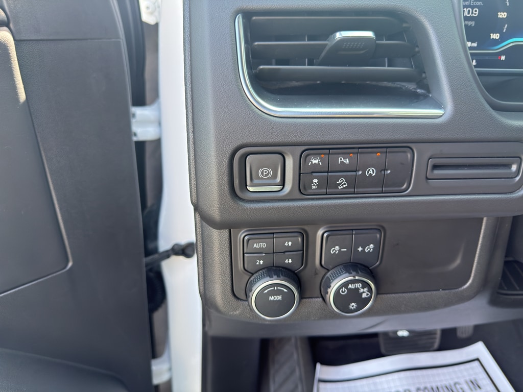 2023 Chevrolet Suburban Premier - Photo 10