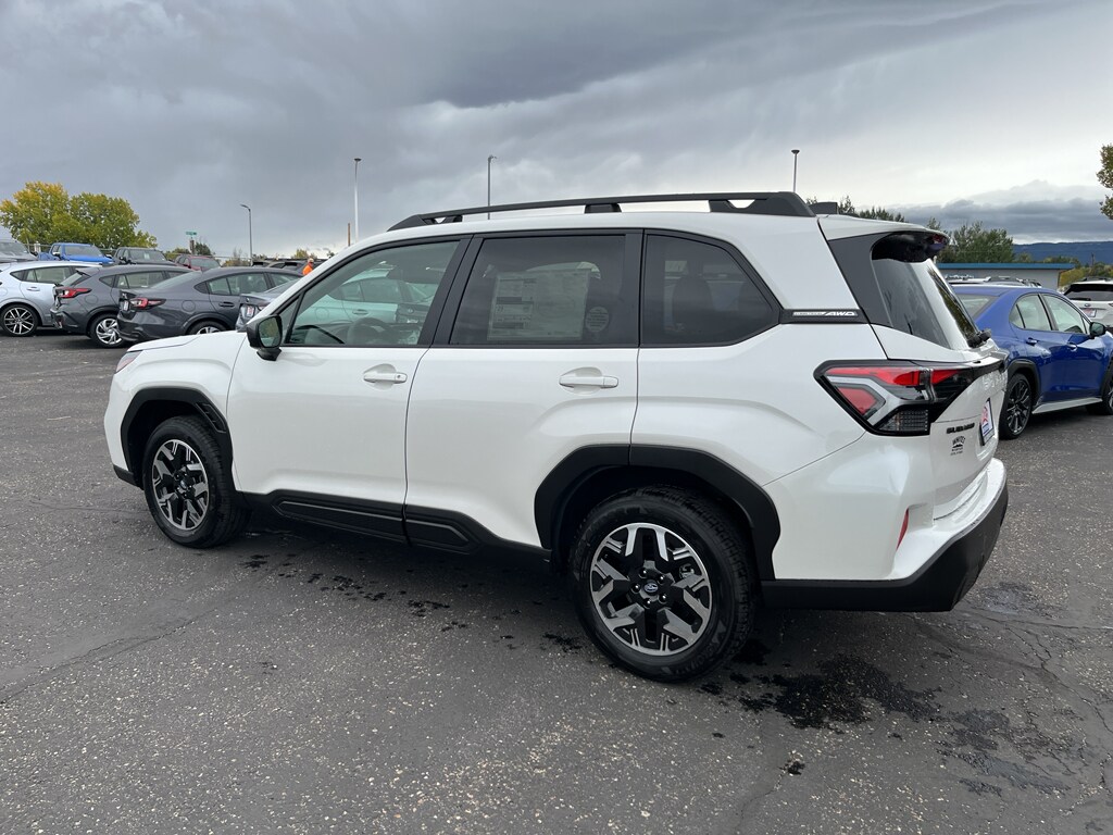 2025 Subaru Forester Premium photo 2