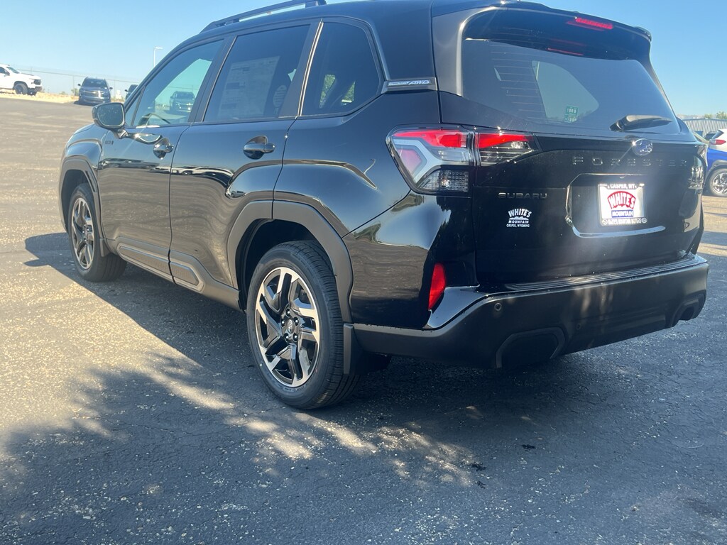 2025 Subaru Forester Limited photo 3