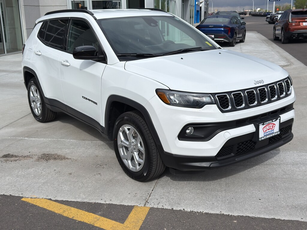 Used 2024 Jeep Compass Latitude Sport Utility