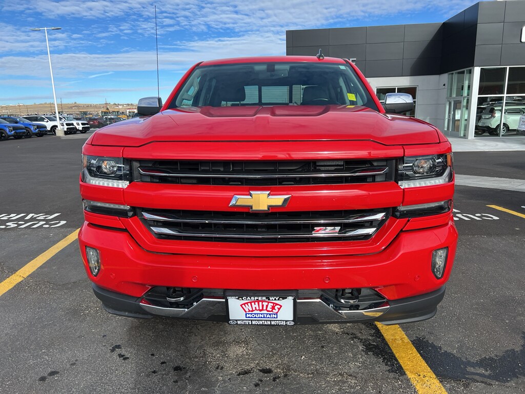 2018 Chevrolet Silverado LTZ photo 3
