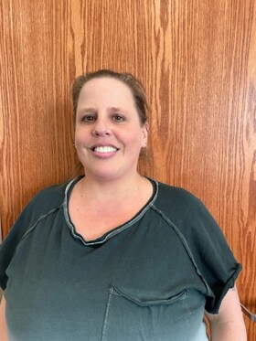 Staff member Mary Smith from ID_a7fe8b603840