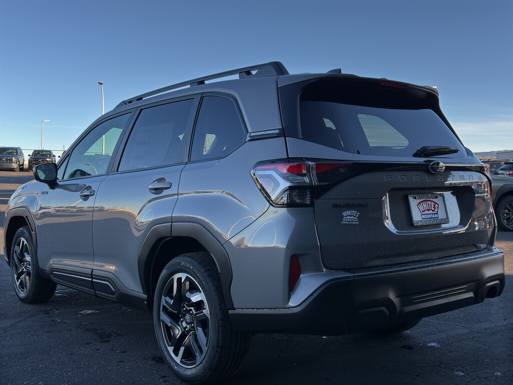 2025 Subaru Forester Premium photo 3