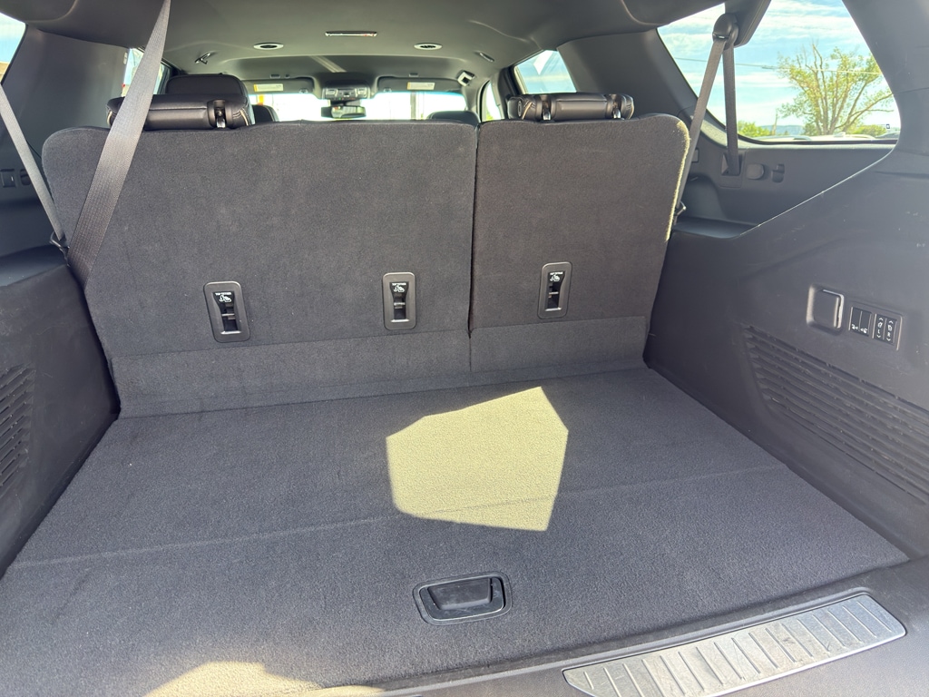 2023 Chevrolet Suburban Premier - Photo 19