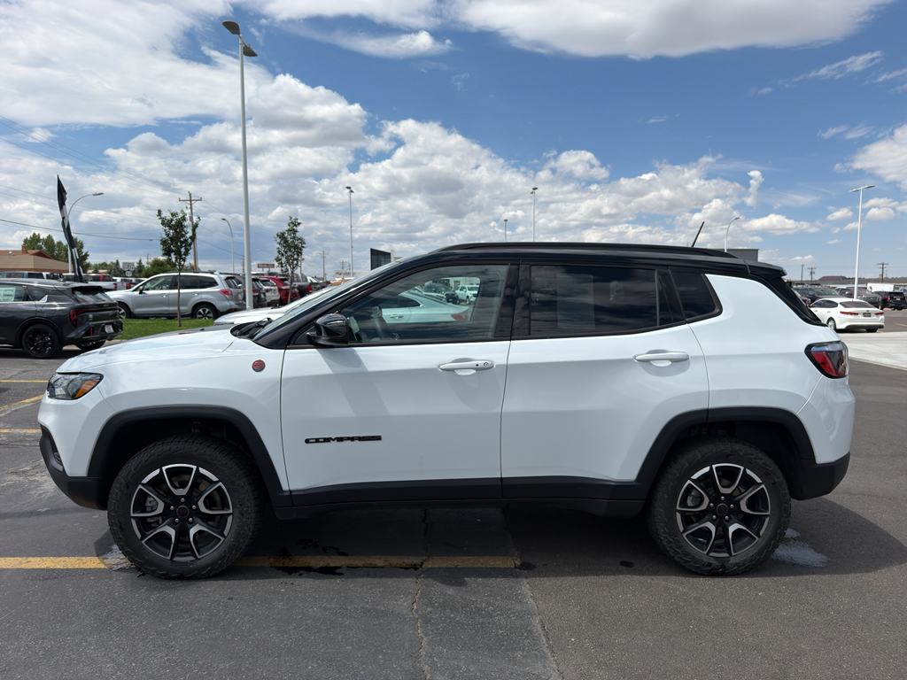 Used 2025 Jeep Compass Trailhawk Sport Utility