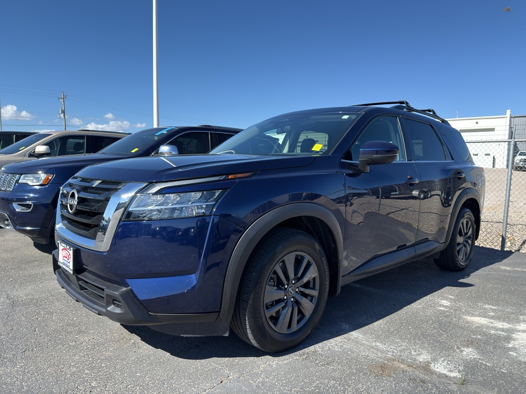 2022 Nissan Pathfinder SV 4WD's photo