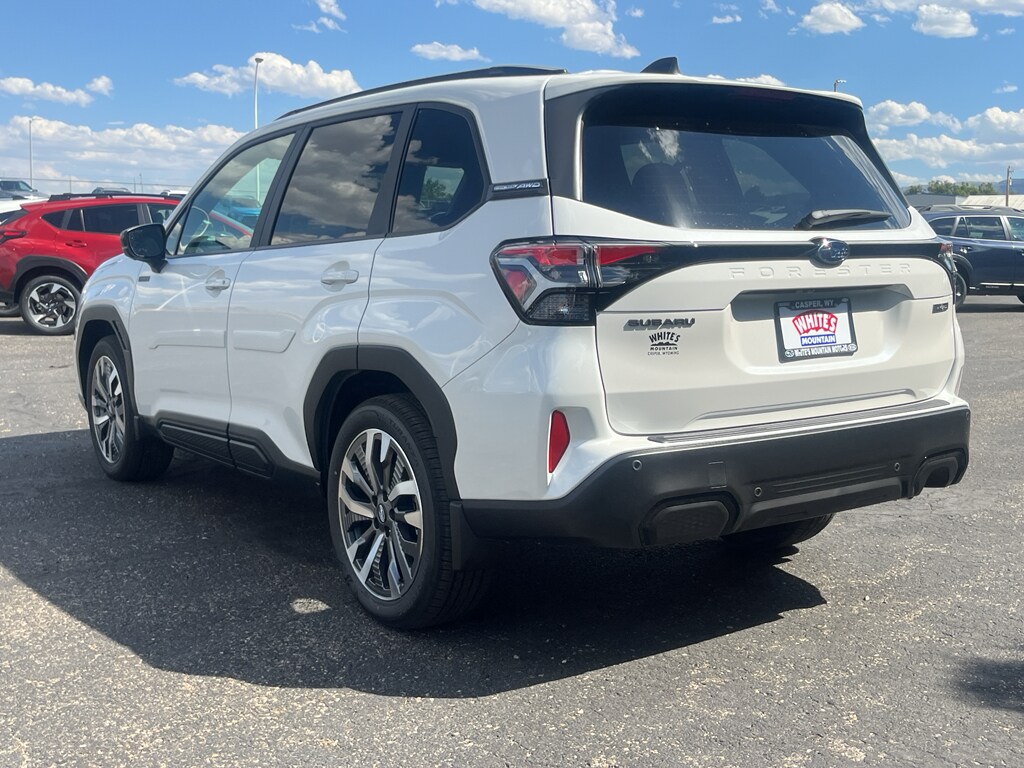 2025 Subaru Forester Touring photo 3