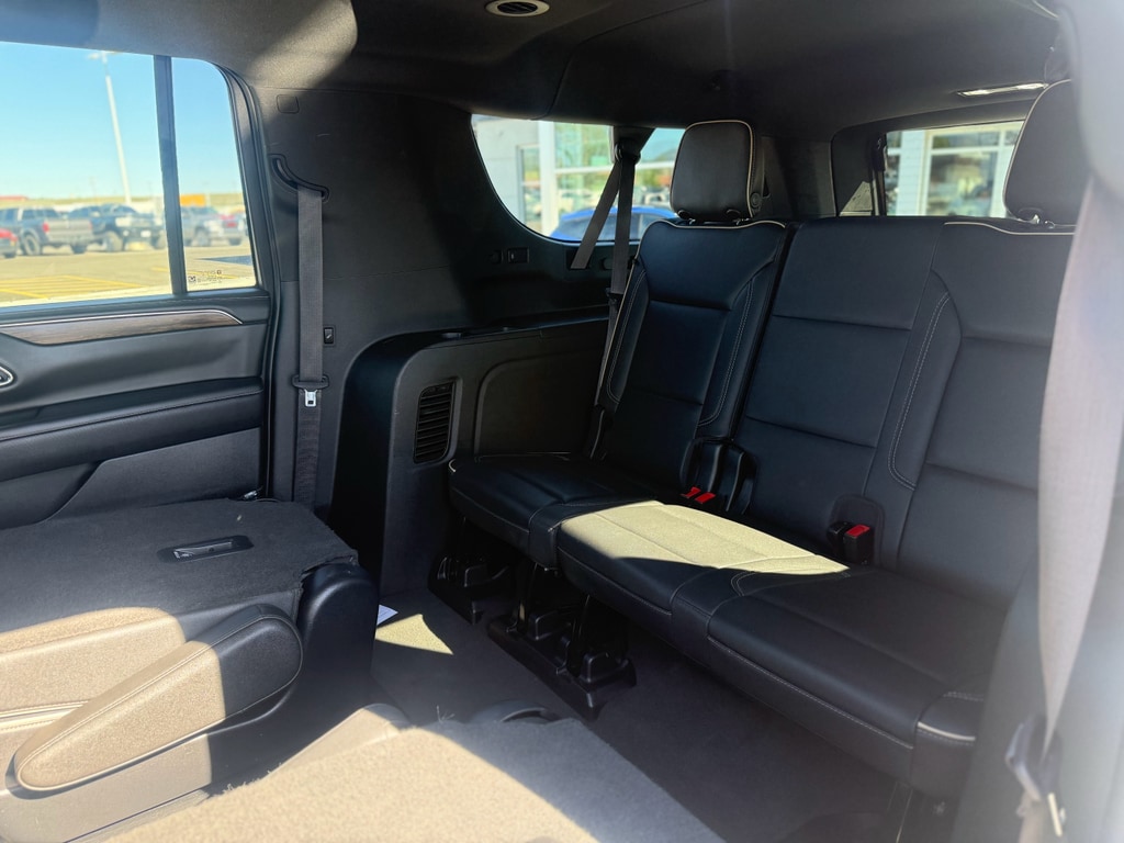 2023 Chevrolet Suburban Premier - Photo 16