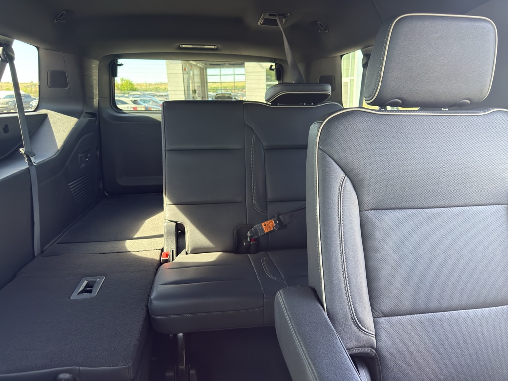 2023 Chevrolet Suburban Premier - Photo 20