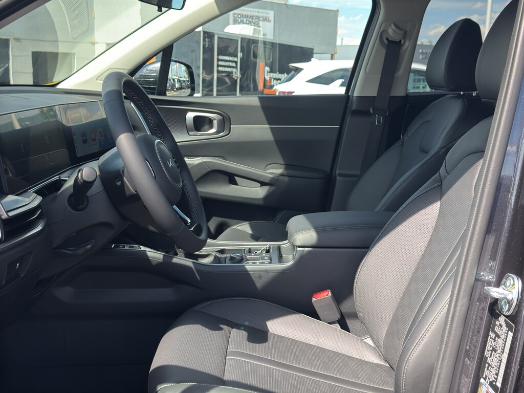 2025 Kia Sorento S photo 37