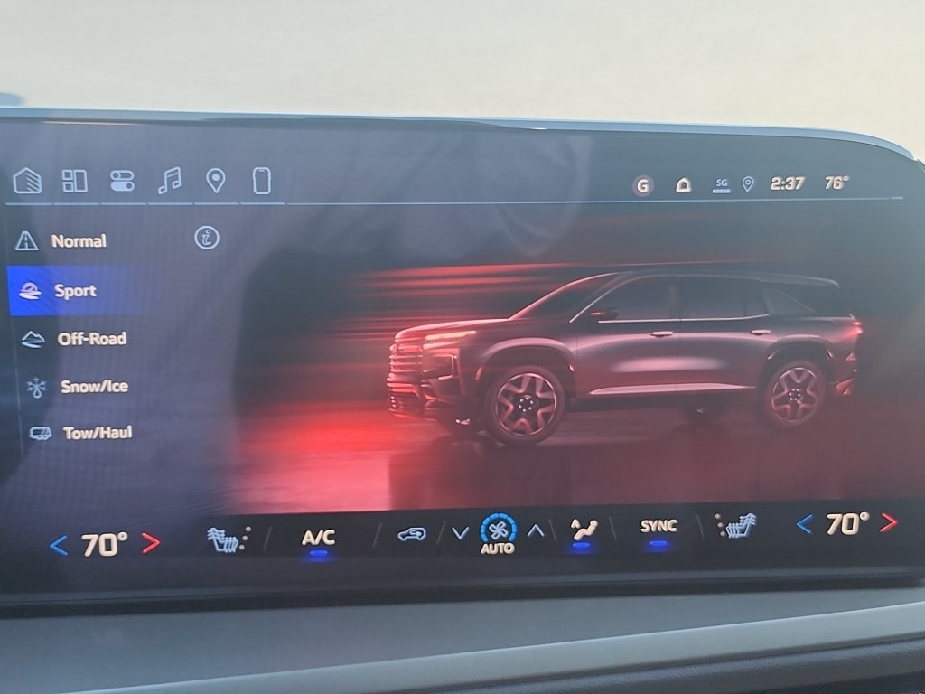 2027 Chevrolet Traverse LT - Photo 22