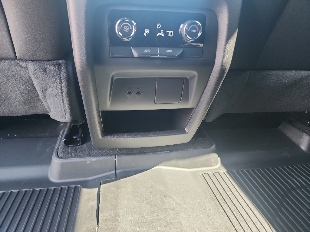 2027 Chevrolet Traverse LT - Photo 17
