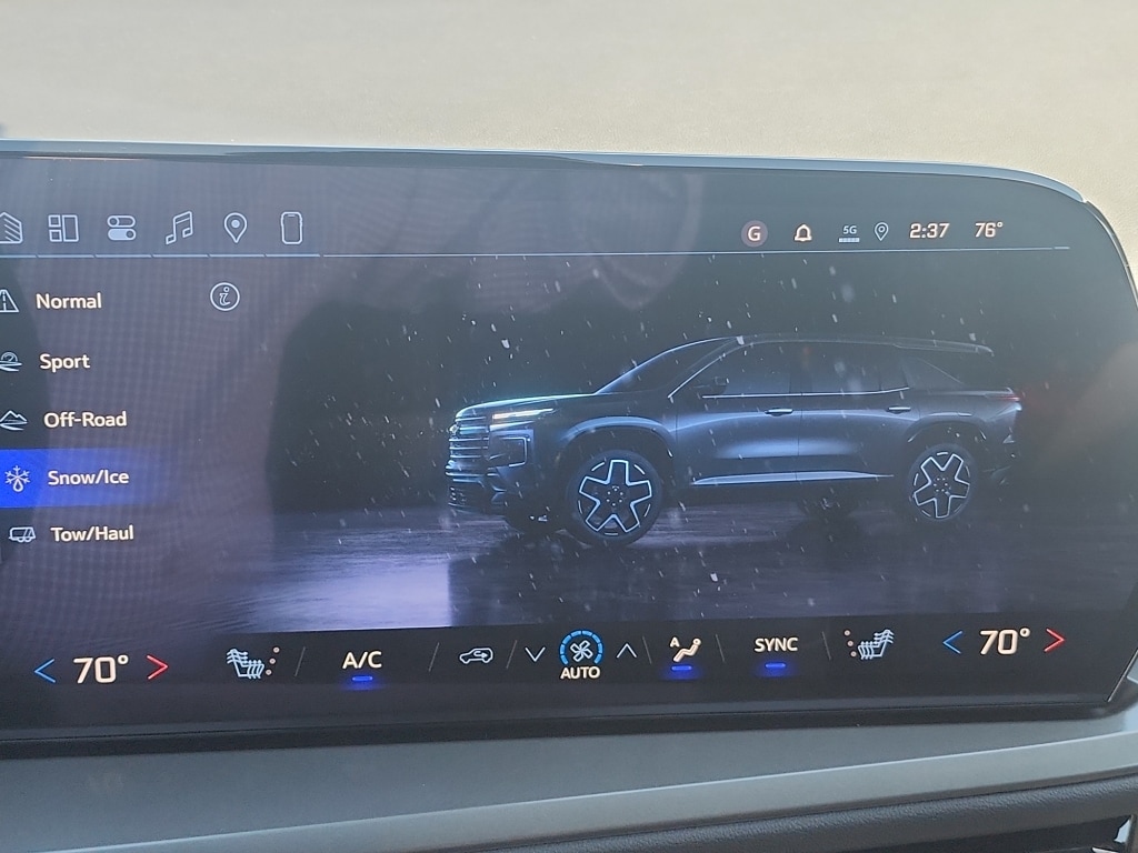 2027 Chevrolet Traverse LT - Photo 20