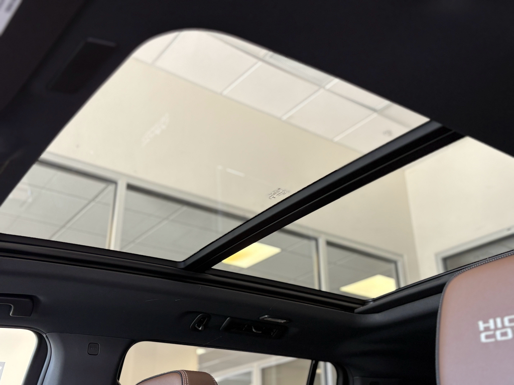 2026 Chevrolet Suburban High Country - Photo 23