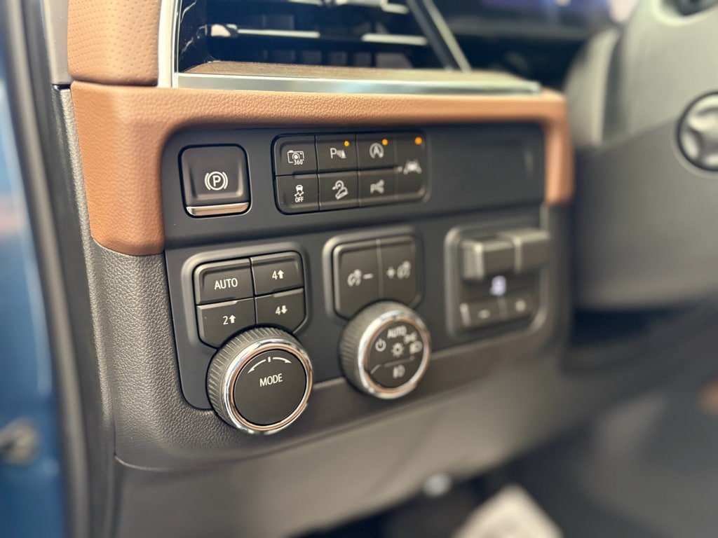 2026 Chevrolet Suburban High Country - Photo 12