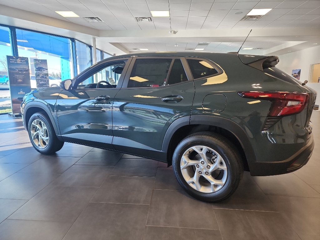 New 2025 Chevrolet Trax LS SUV