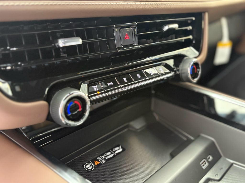 2026 Chevrolet Suburban High Country - Photo 18