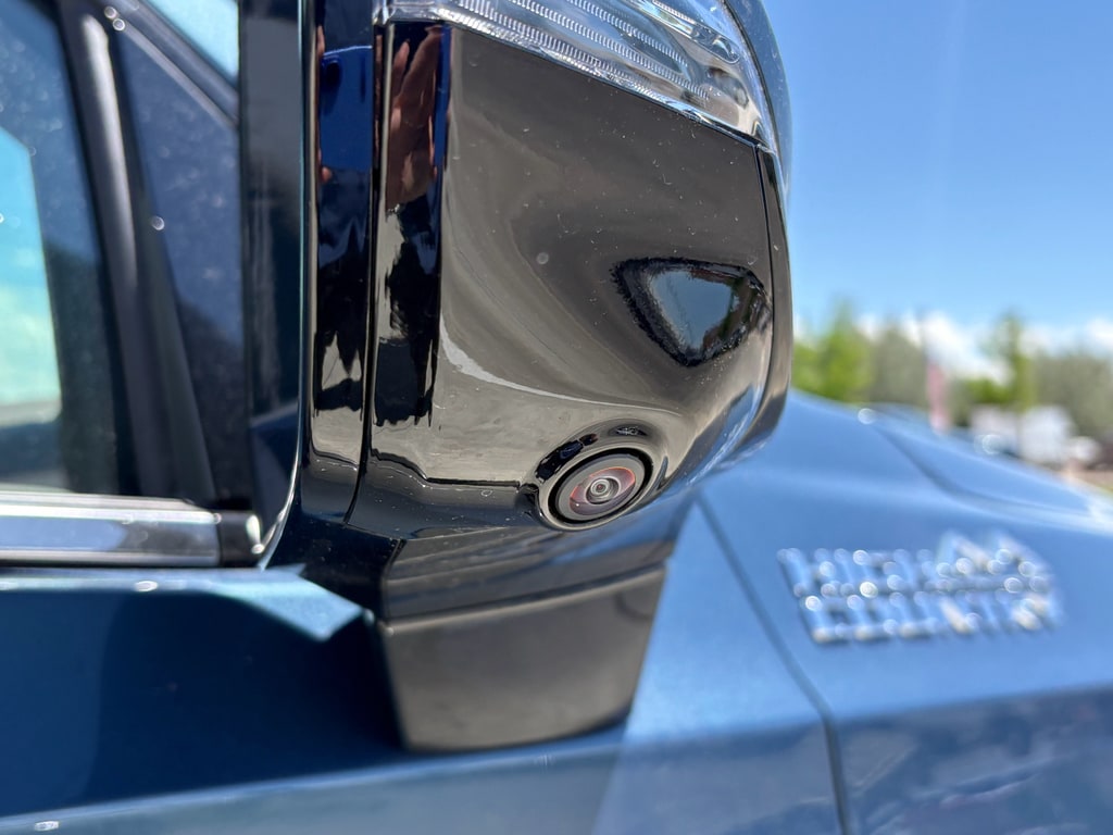 2026 Chevrolet Suburban High Country - Photo 6