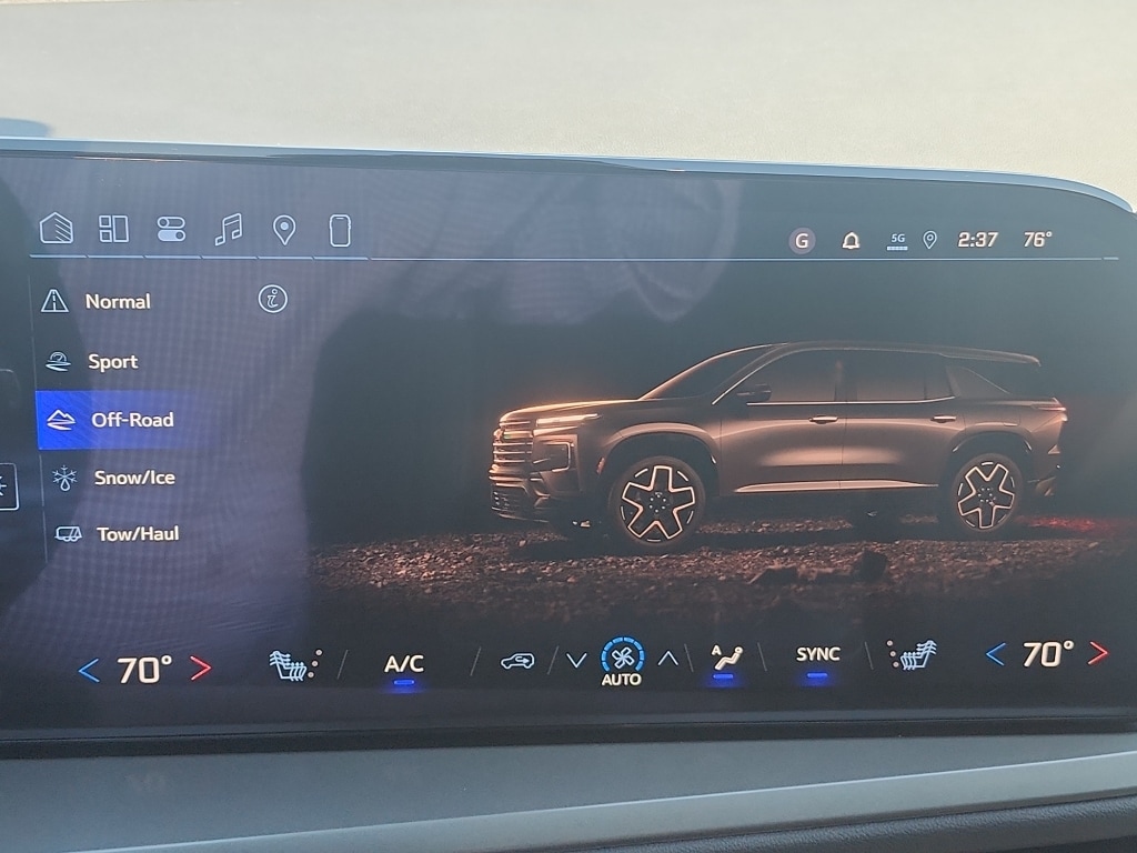 2027 Chevrolet Traverse LT - Photo 21