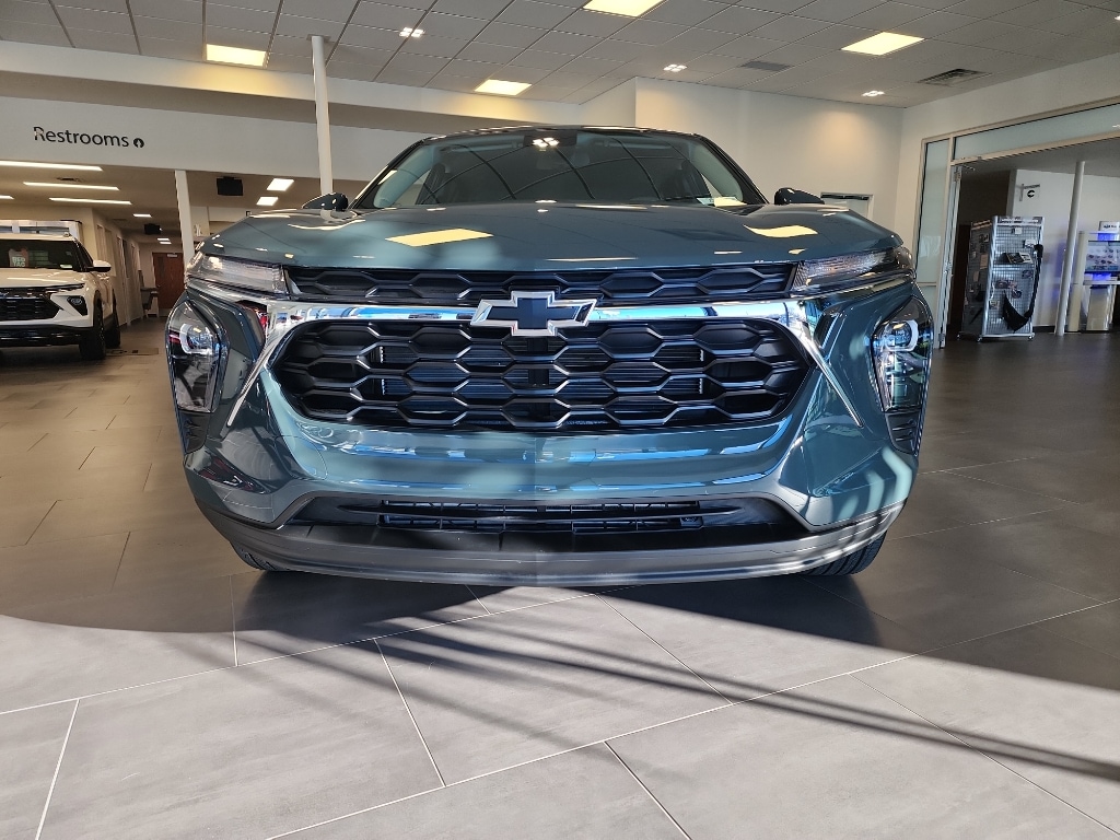 New 2025 Chevrolet Trax LS SUV