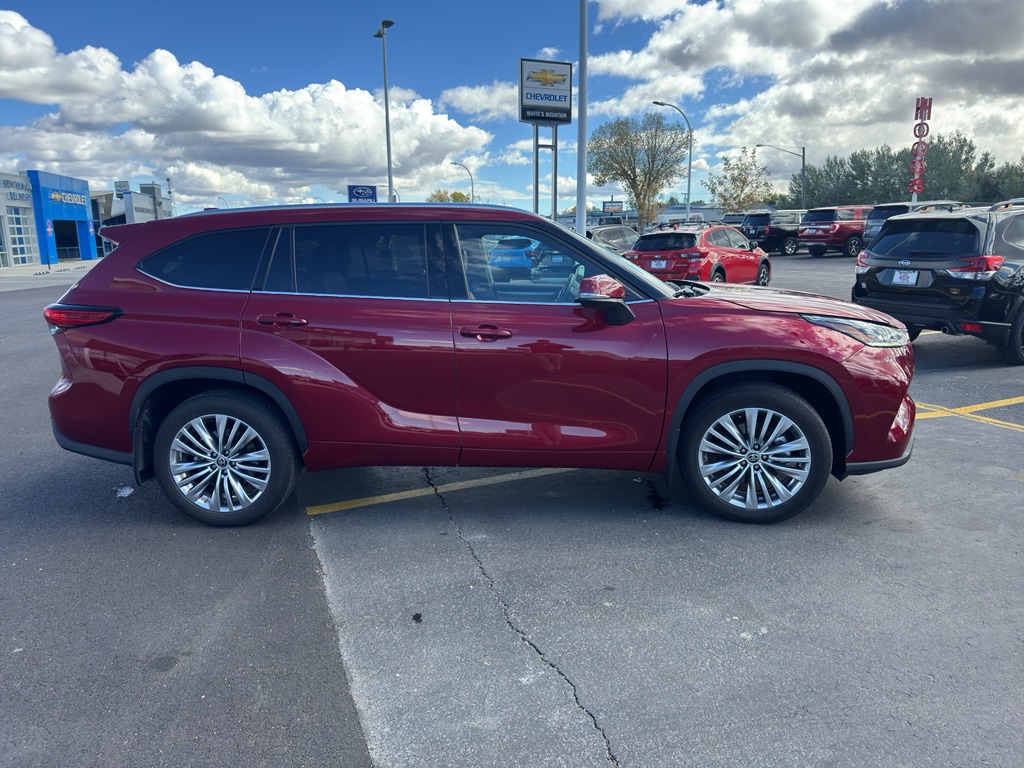 Used 2022 Toyota Highlander Platinum SUV
