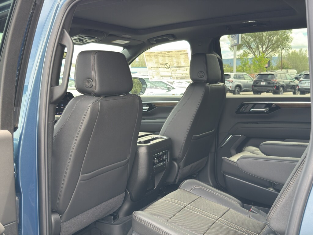 2026 Chevrolet Suburban High Country - Photo 15