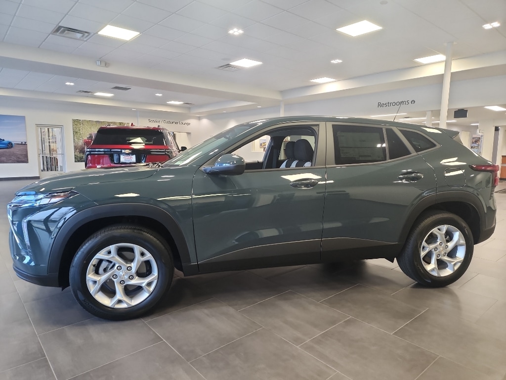 2025 Chevrolet Trax LS's photo