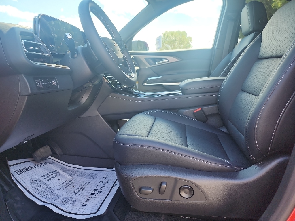 2027 Chevrolet Traverse LT - Photo 11