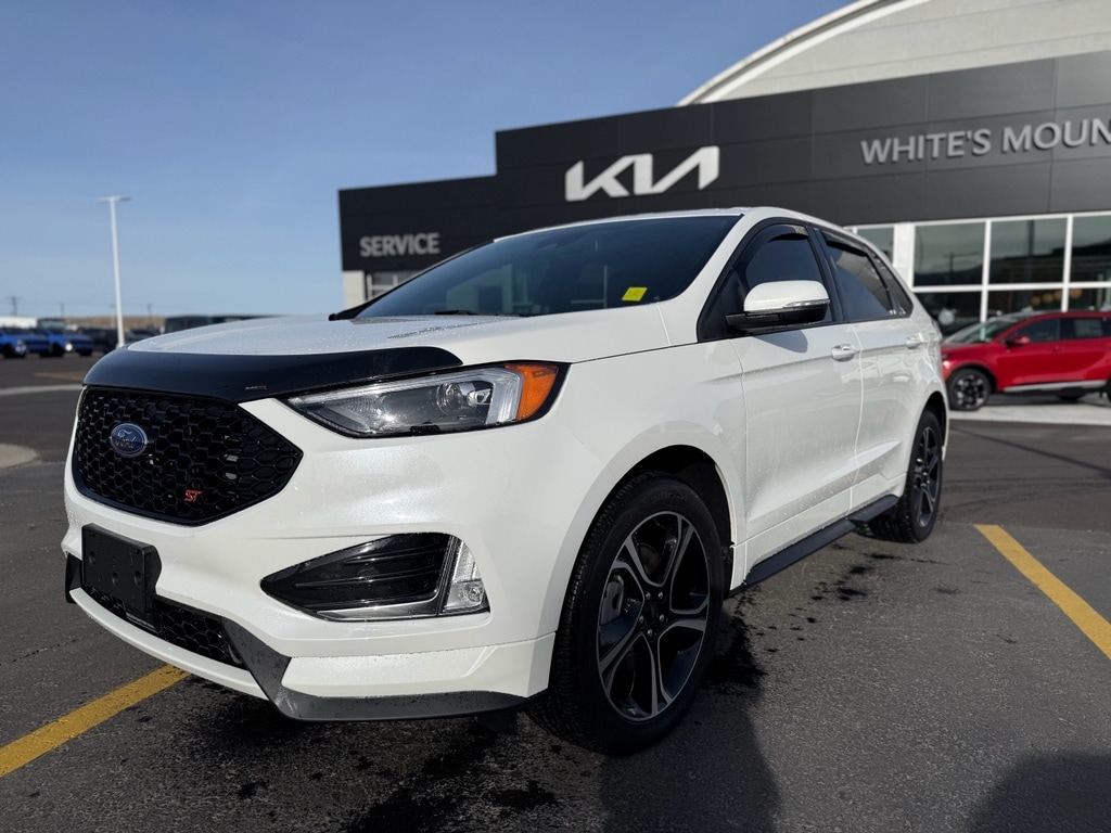 2023 Ford Edge ST's photo