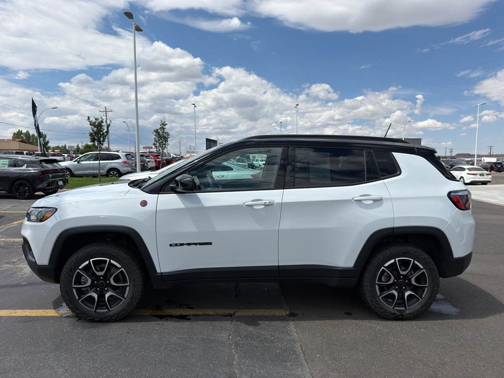 Used 2025 Jeep Compass Trailhawk Sport Utility