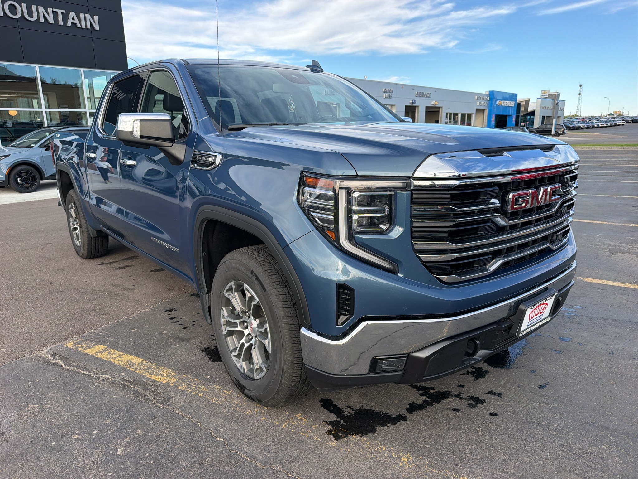 2024 GMC Sierra 1500 SLT - Photo 10