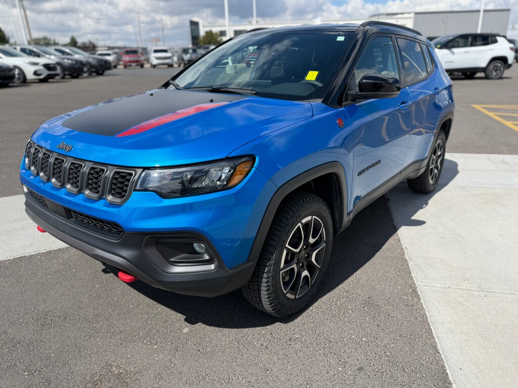 Used 2025 Jeep Compass Trailhawk Sport Utility