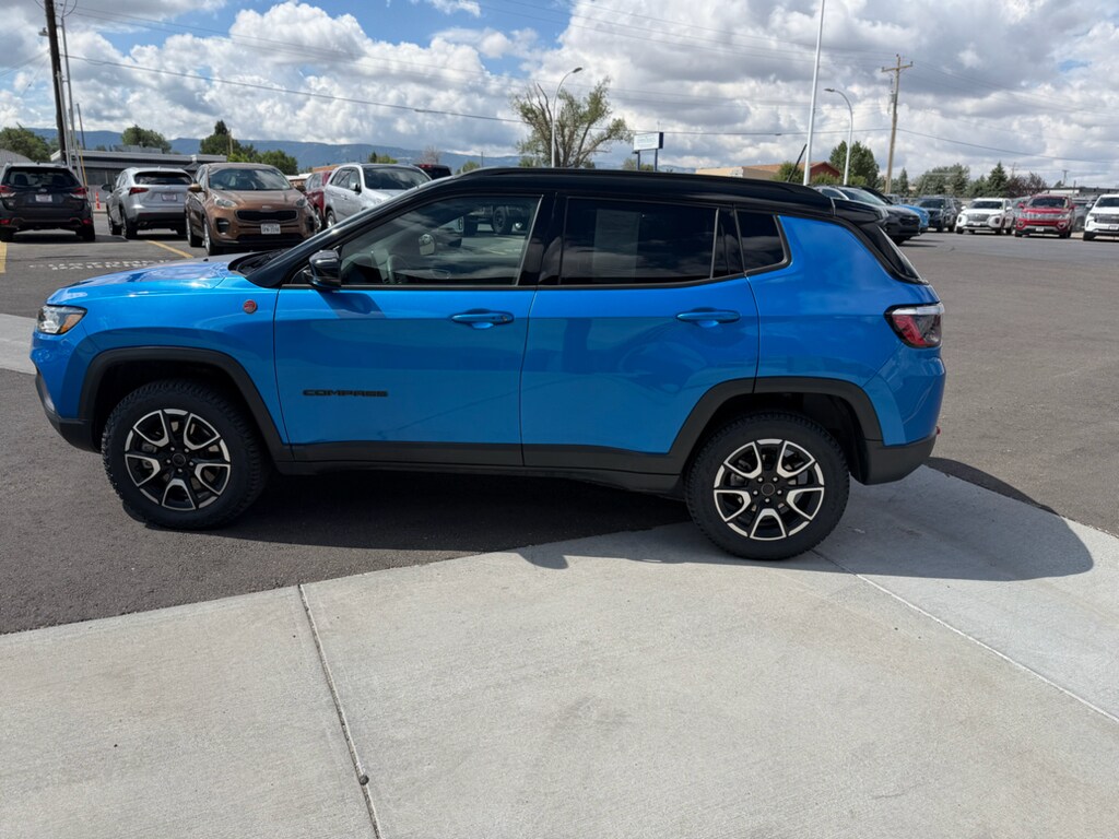 Used 2025 Jeep Compass Trailhawk Sport Utility