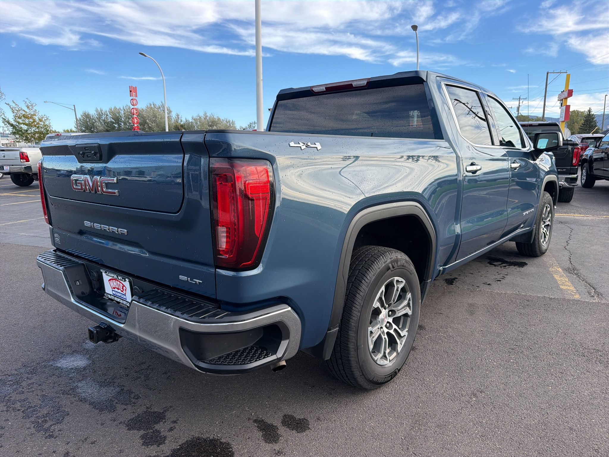 2024 GMC Sierra 1500 SLT - Photo 8