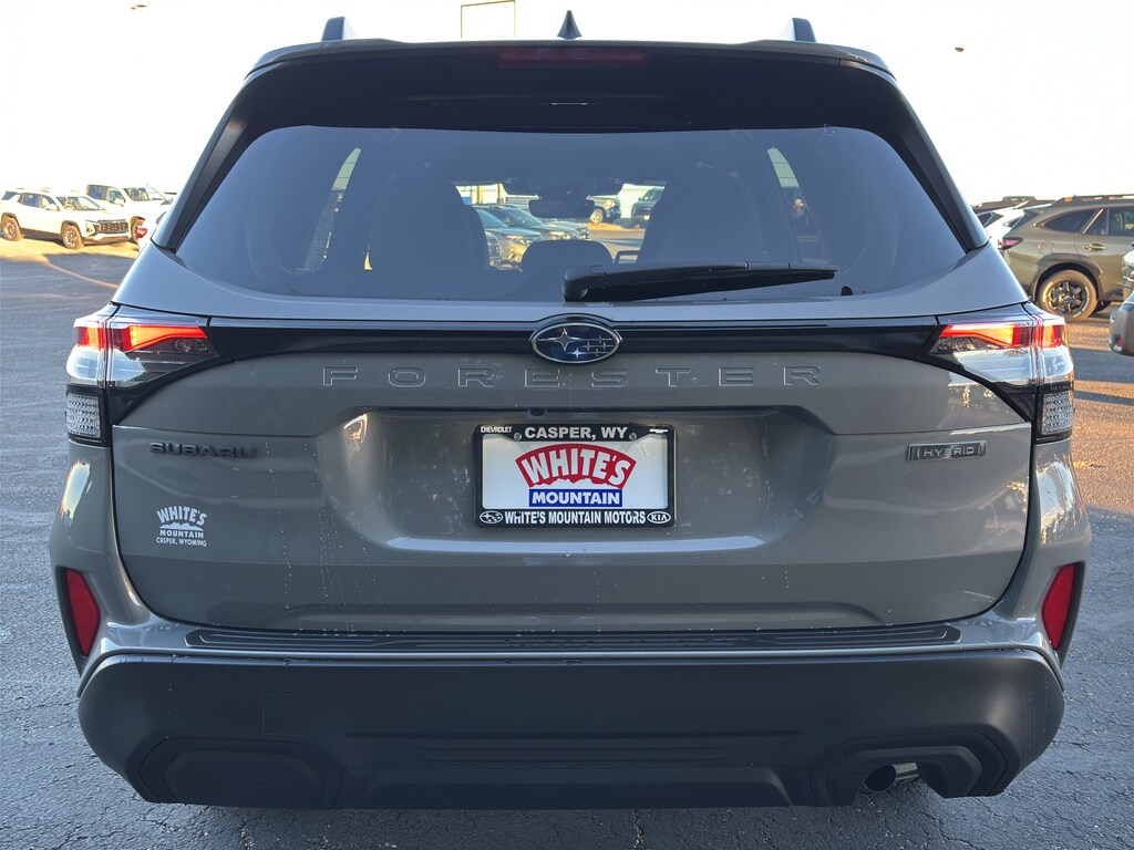 2025 Subaru Forester Premium photo 4