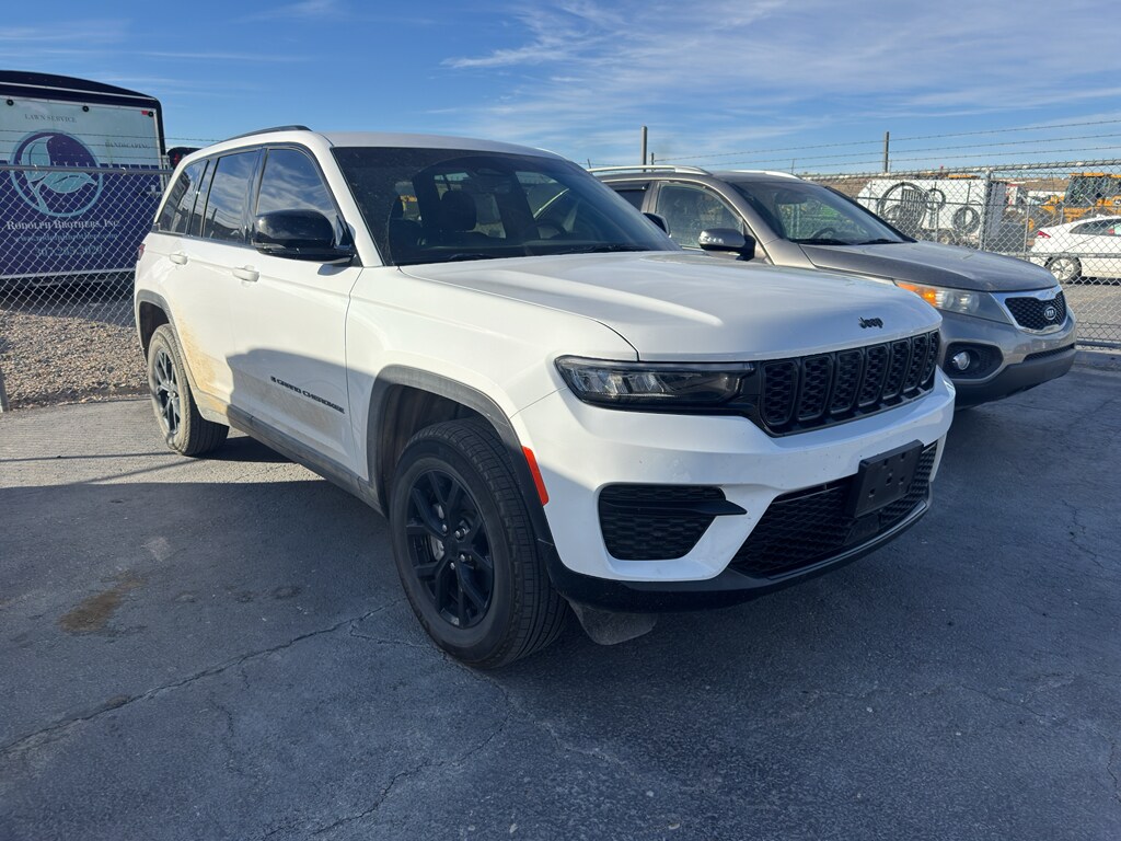 Used 2025 Jeep Grand Cherokee Altitude X Sport Utility