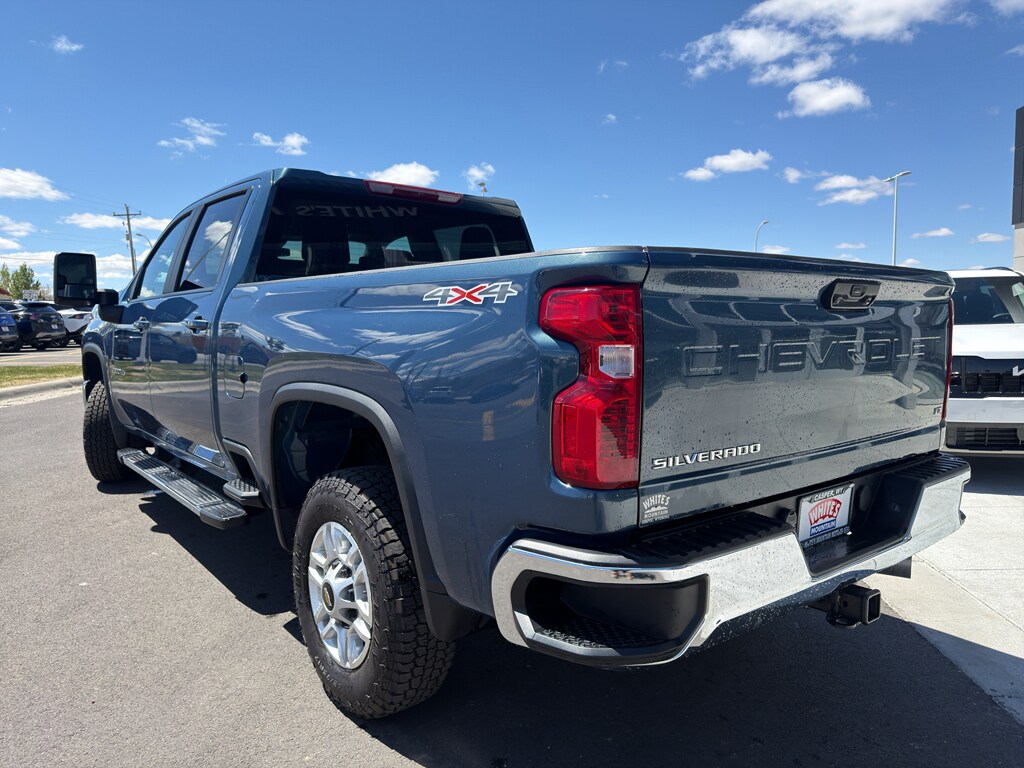 Used 2025 Chevrolet Silverado LT Crew Cab