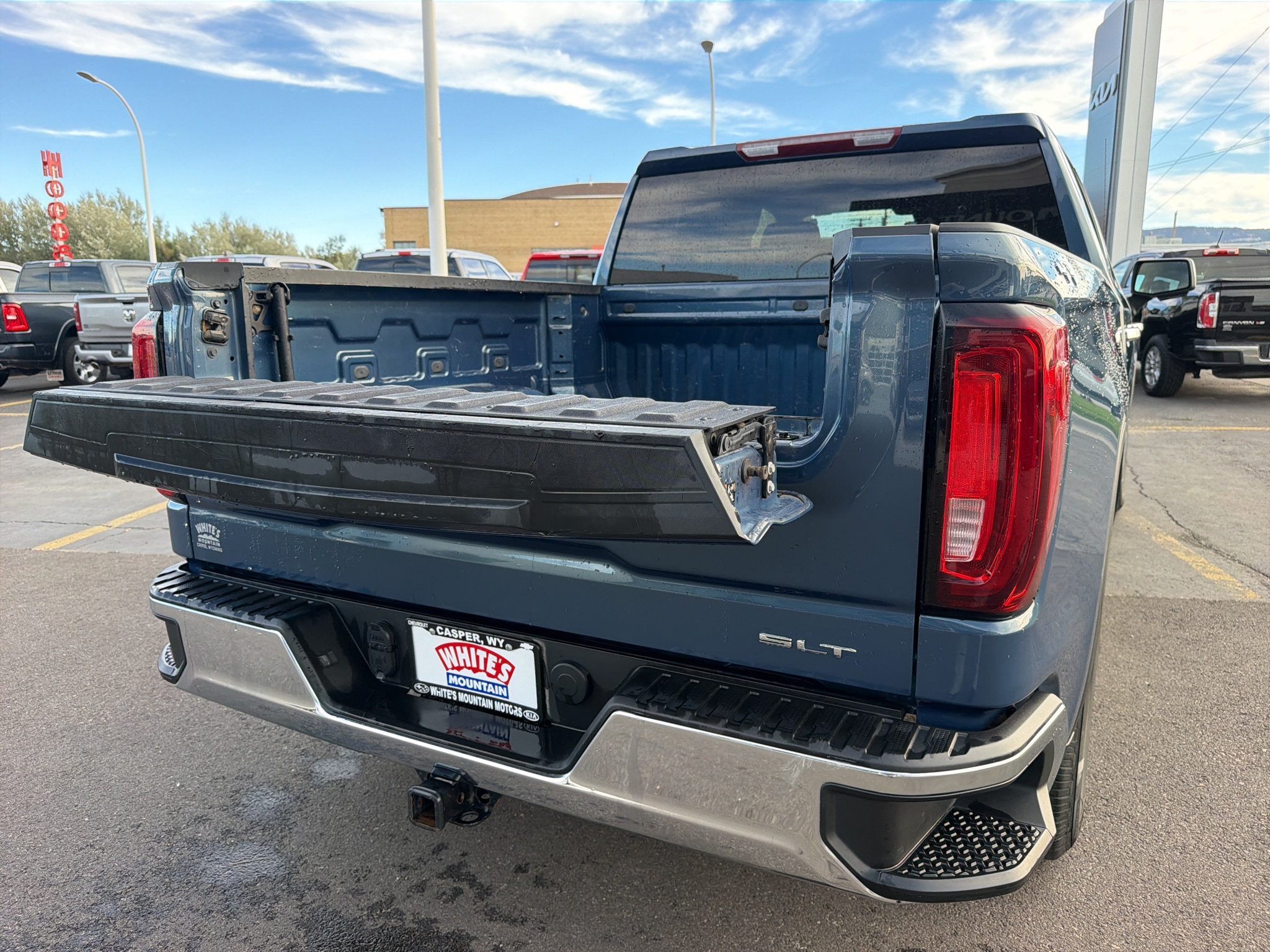 2024 GMC Sierra 1500 SLT - Photo 6
