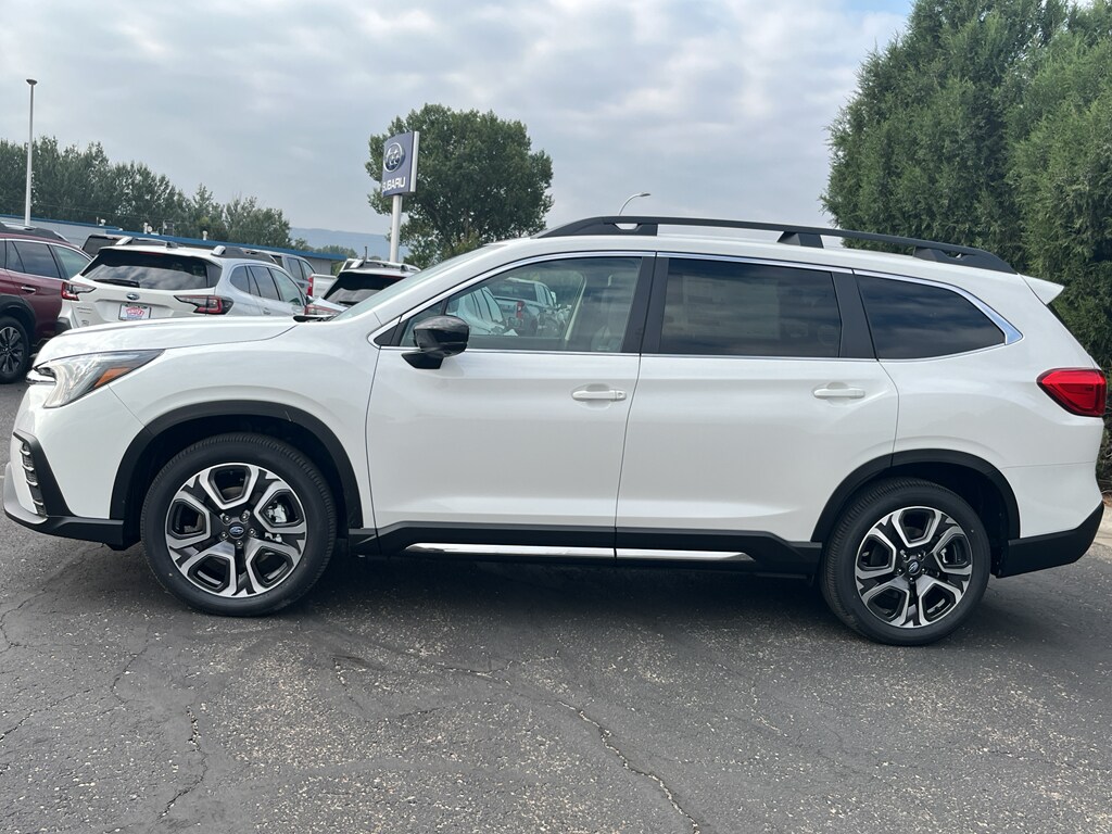 2025 Subaru Ascent Limited photo 2
