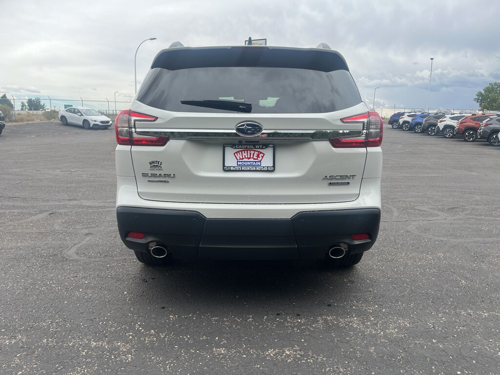 2025 Subaru Ascent Touring photo 3