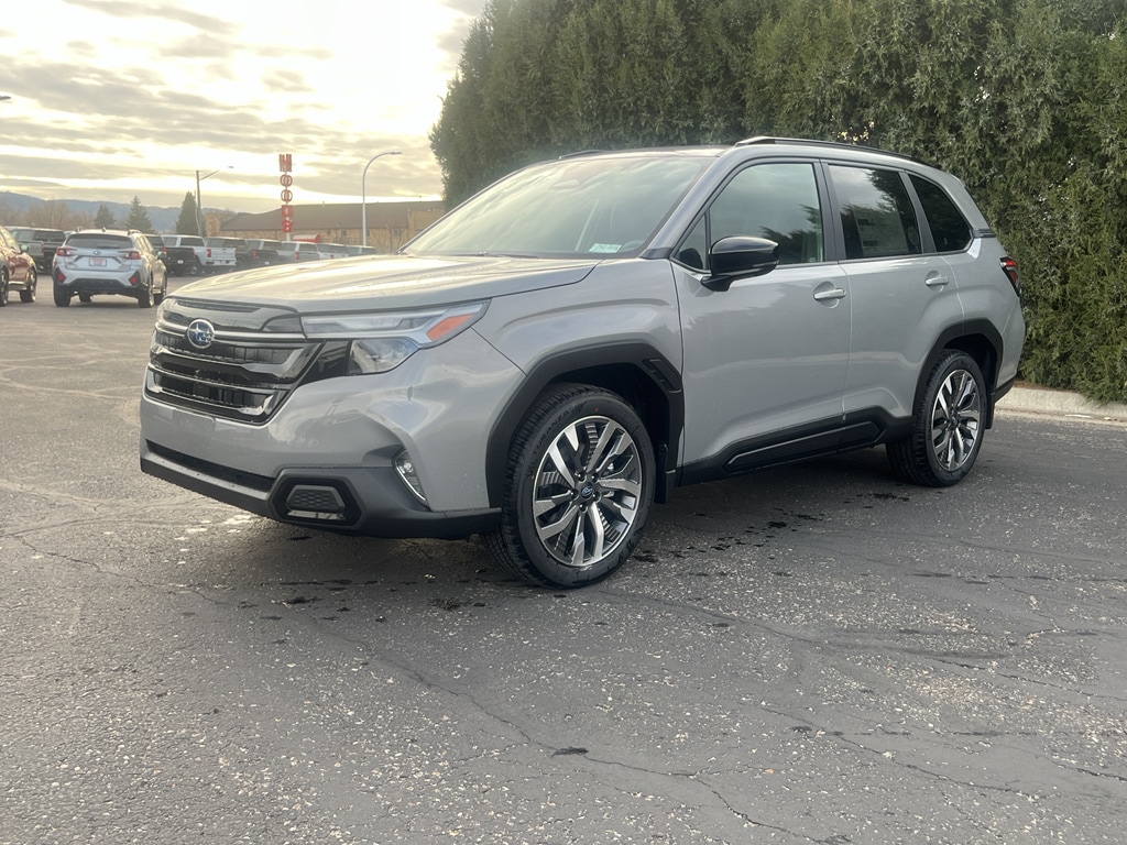 2025 Subaru Forester Touring's photo